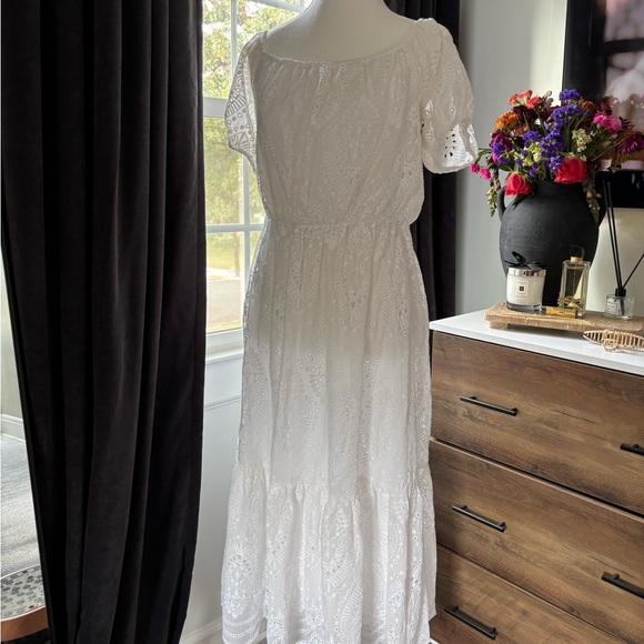 Express Dresses & Skirts - NEW! Express White Maxi Dress